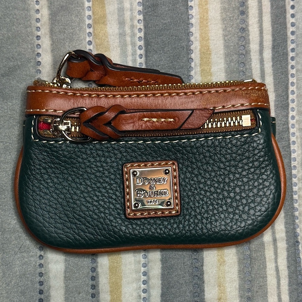 Dooney & Bourke Small Pebbled Leather Card and Change holder / Keychain